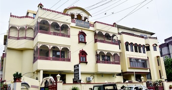 hotel radoli house