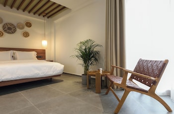 amyntas seafront hotel