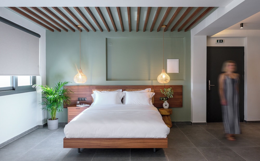 amyntas seafront hotel