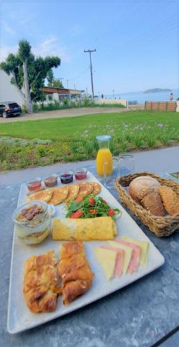 amyntas seafront hotel