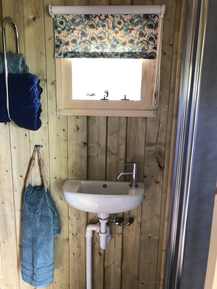 the peacock shepherds hut at hafoty boeth