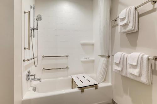 holiday inn express holly springs raleigh area an ihg hotel