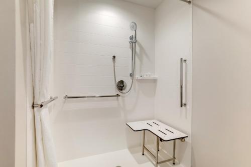 holiday inn express holly springs raleigh area an ihg hotel