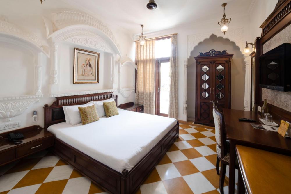 hotel pearl palace