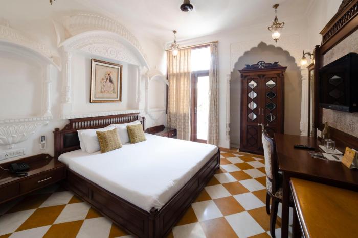 hotel pearl palace