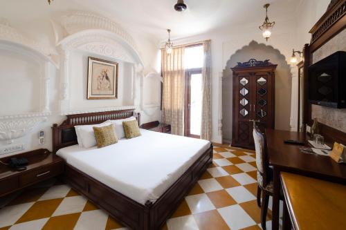 hotel pearl palace