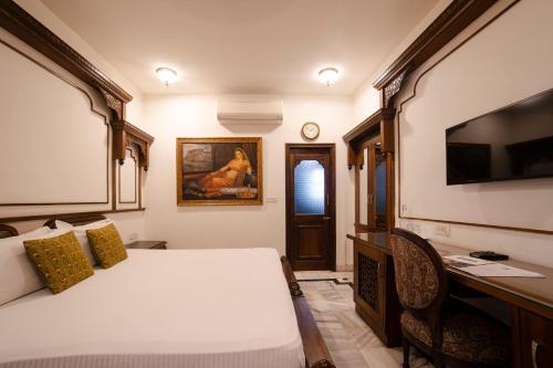 hotel pearl palace