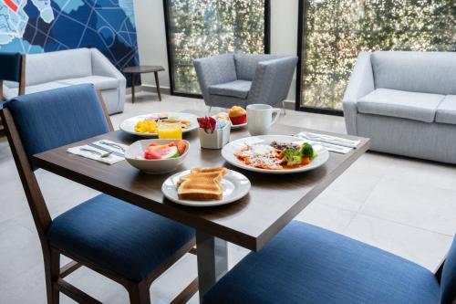 holiday inn express mexico city satelite an ihg hotel