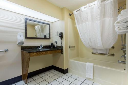 quality inn laurinburg