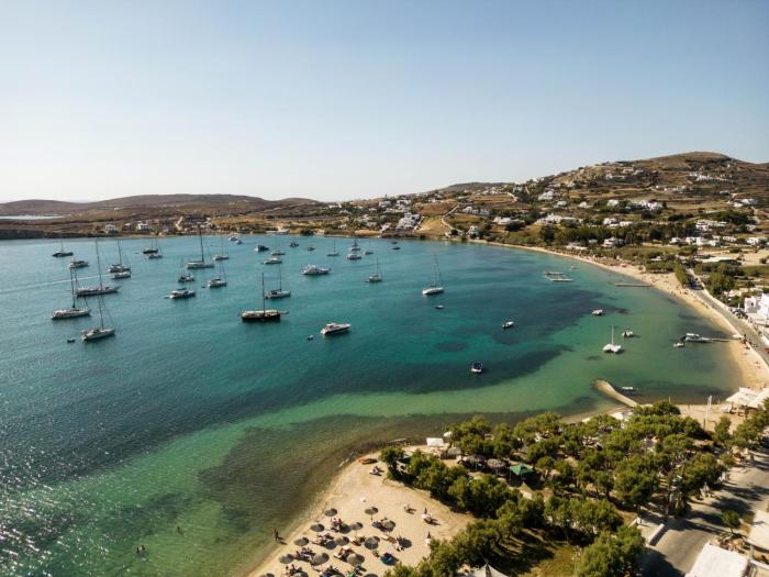 play paros