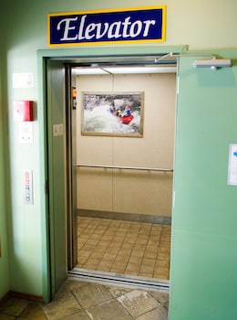 fairbridge inn and suites