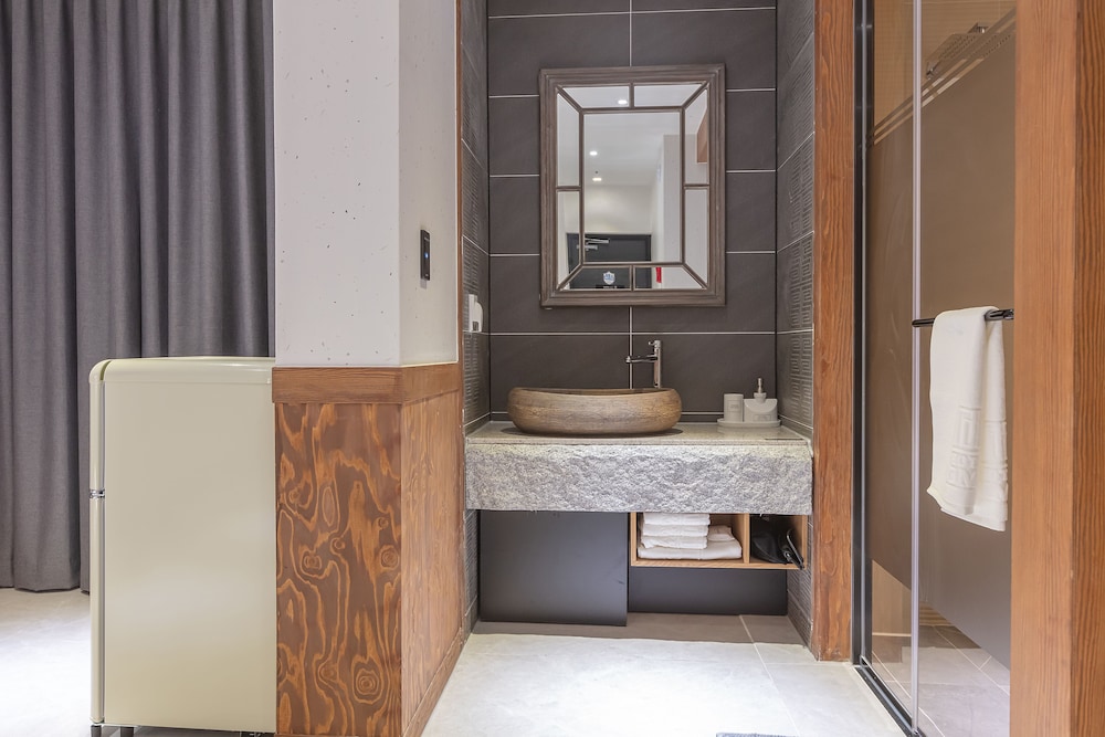 nomad hotel