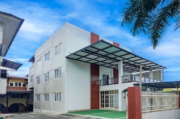 oyo 92518 de luna hotel