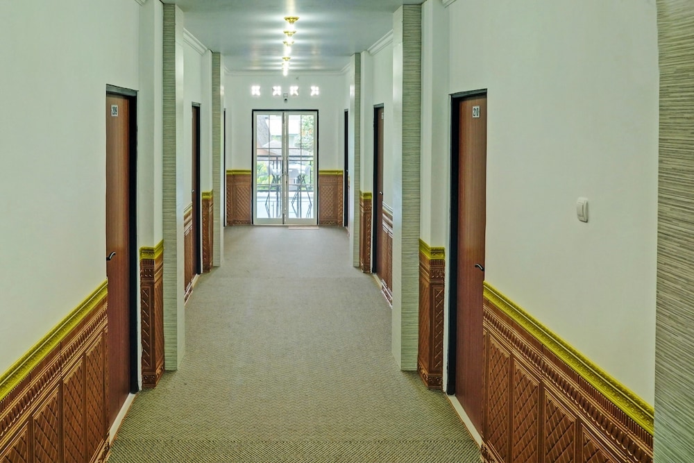 oyo 92518 de luna hotel