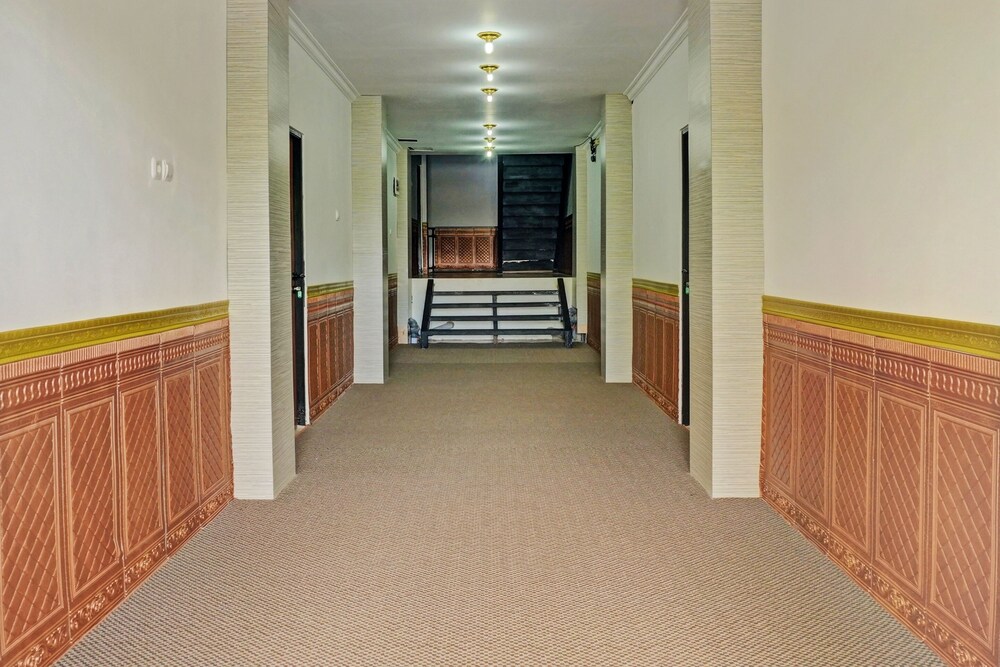 oyo 92518 de luna hotel
