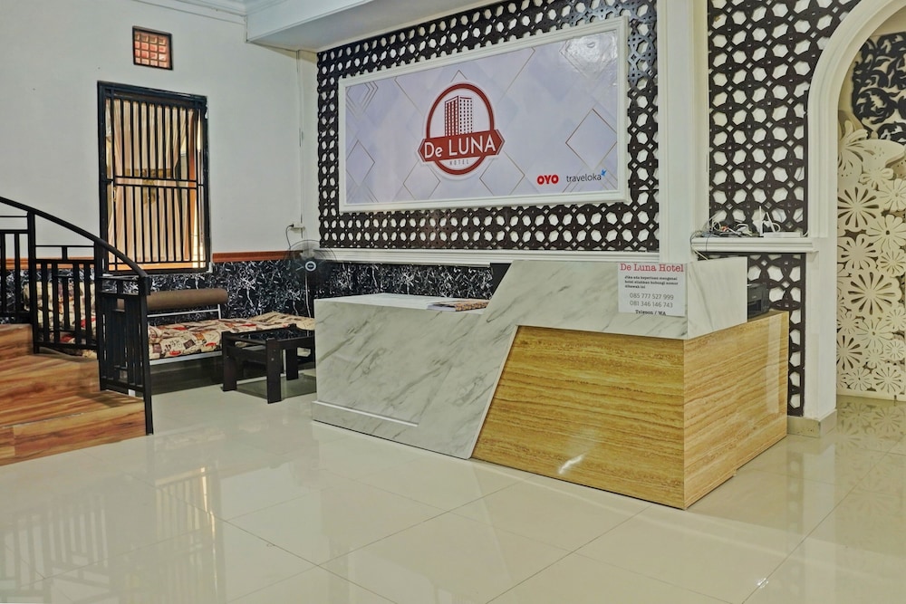 oyo 92518 de luna hotel