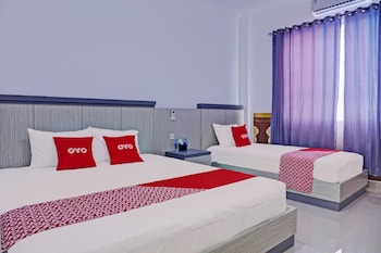 oyo 92518 de luna hotel