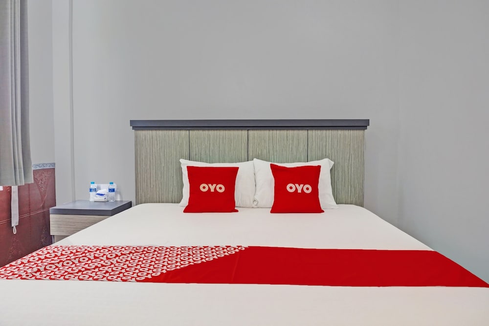 oyo 92518 de luna hotel