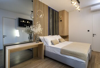 via mare luxury rooms