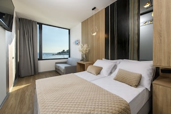 via mare luxury rooms