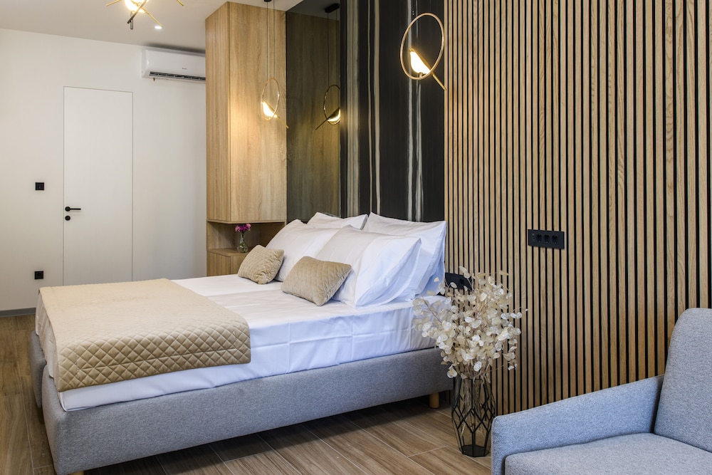 via mare luxury rooms