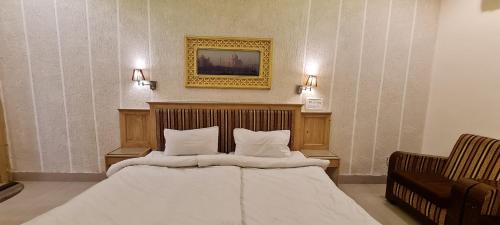 hotel kamal nearest to taj mahal