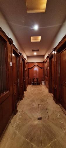 hotel kamal nearest to taj mahal