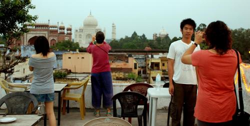 hotel kamal nearest to taj mahal