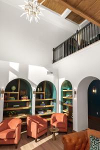 lily hall