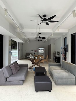 isa hotel amber road