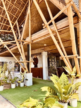 on board panglao beach hostel and resort