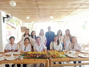 on board panglao beach hostel and resort