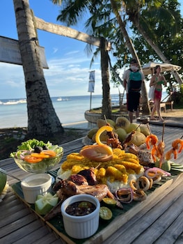 on board panglao beach hostel and resort