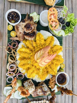 on board panglao beach hostel and resort