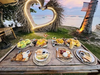 on board panglao beach hostel and resort