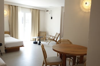 alexandra beach hotel