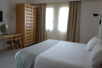 alexandra beach hotel