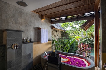 wana bucu villa by pramana villas