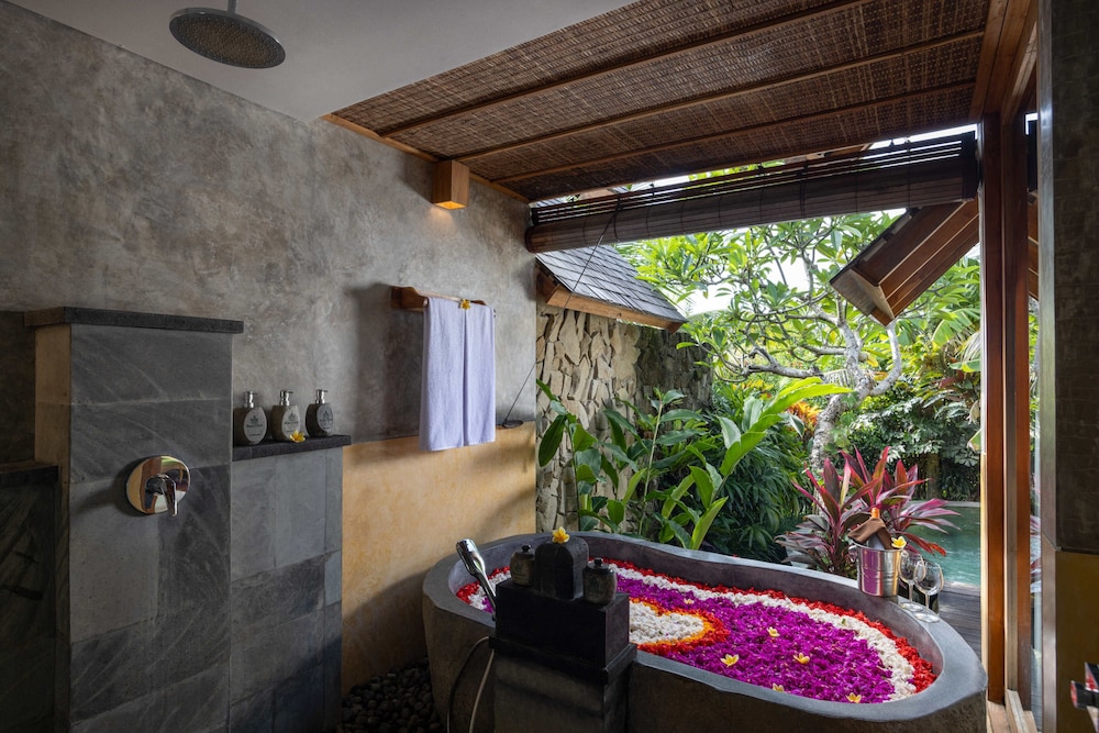 wana bucu villa by pramana villas