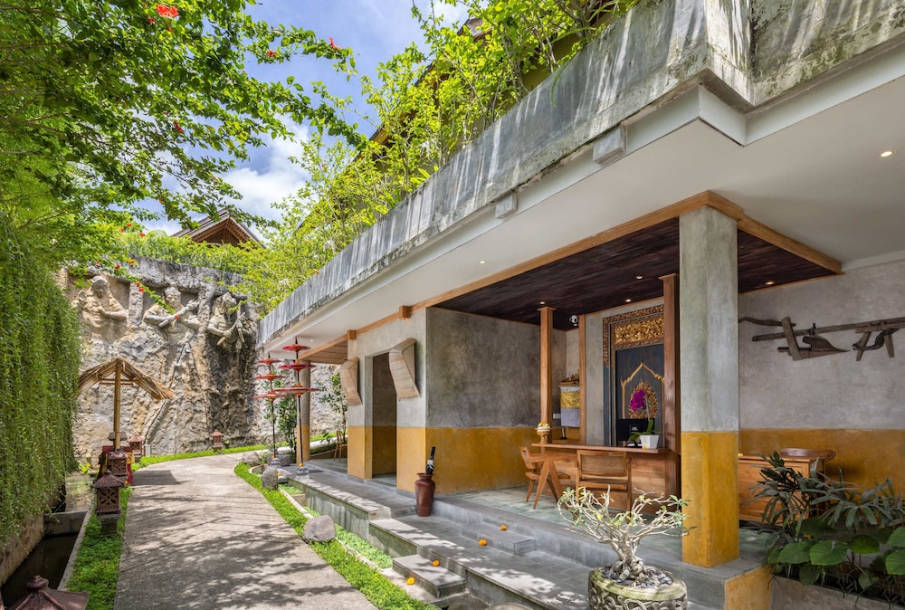 wana bucu villa by pramana villas