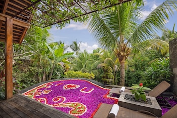 wana bucu villa by pramana villas