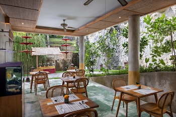 wana bucu villa by pramana villas