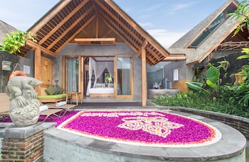 wana bucu villa by pramana villas