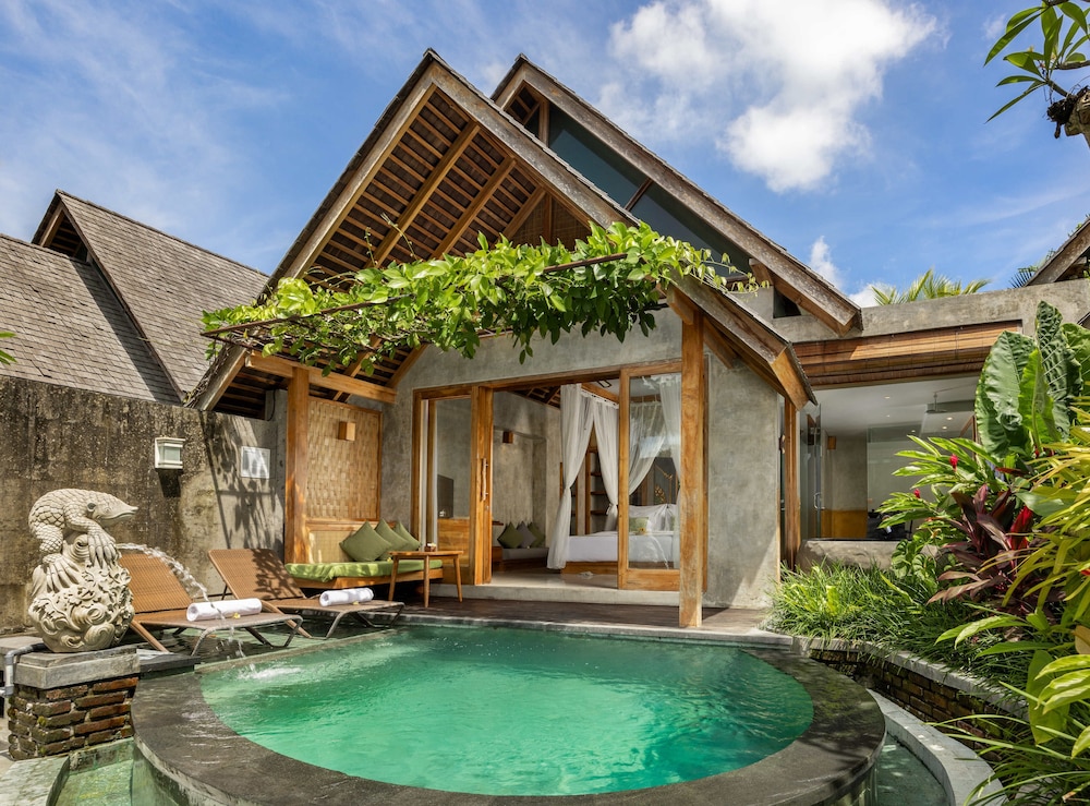 wana bucu villa by pramana villas