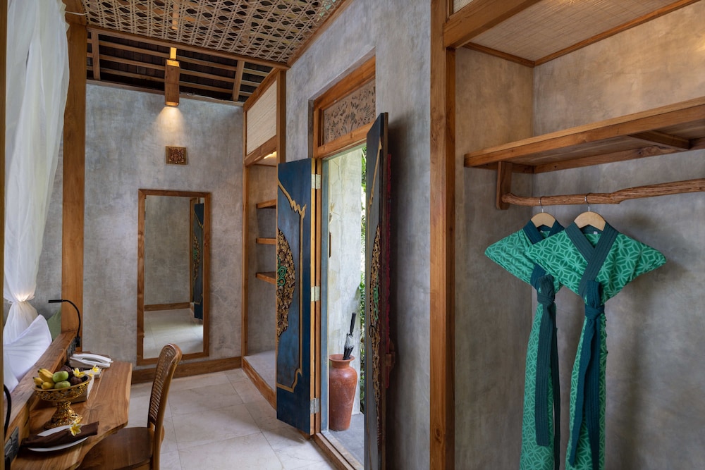 wana bucu villa by pramana villas