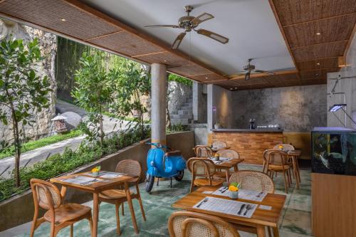 wana bucu villa by pramana villas