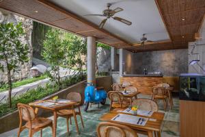 wana bucu villa by pramana villas