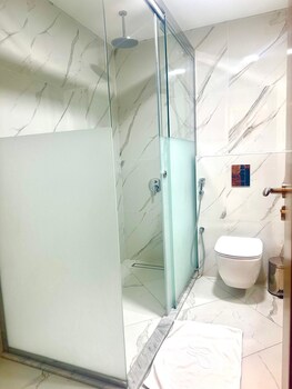 grand legacy hotel doha