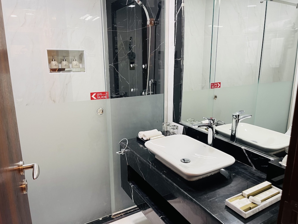 grand legacy hotel doha