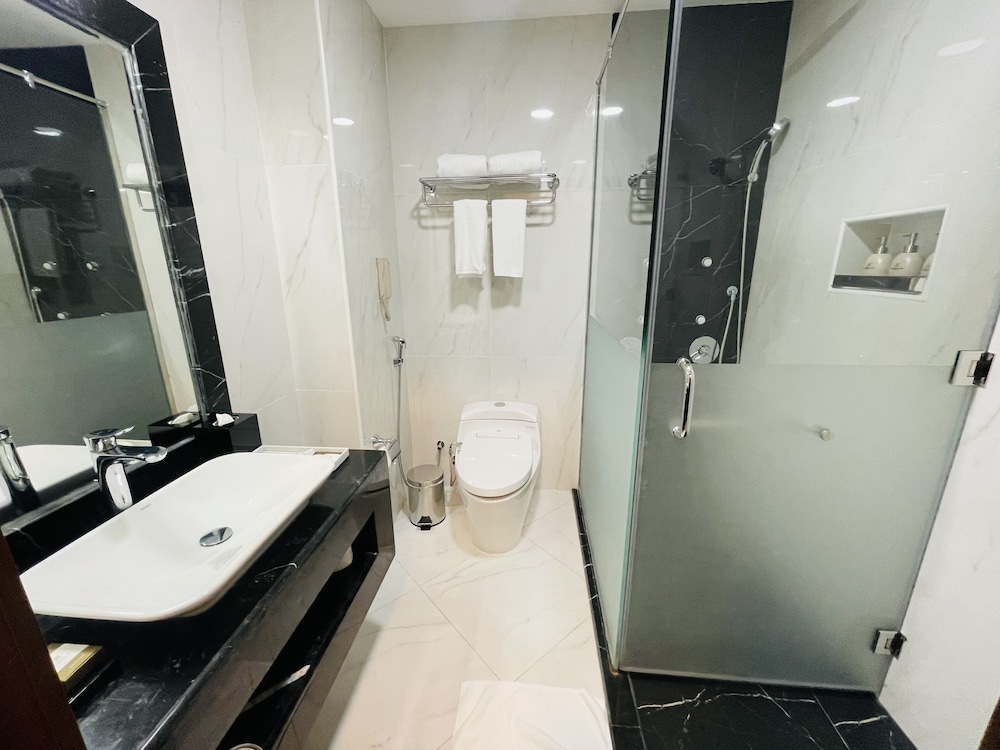 grand legacy hotel doha